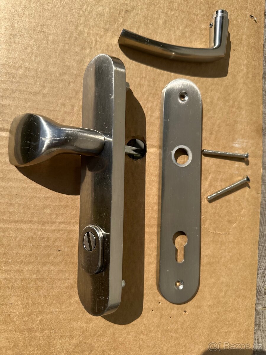 Kování ke vchodovým dveřím - 4