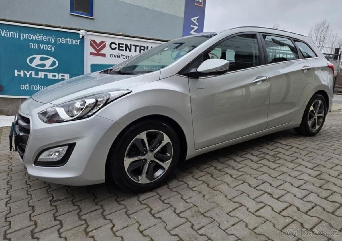 Hyundai i30 1.6-VYHŘÍVANÝ VOLANT+SEDADLA - 4