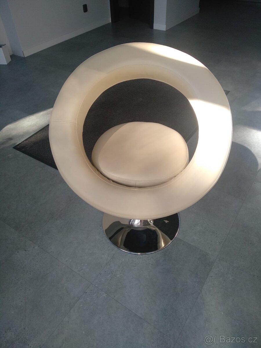 Prodám designová otočná křesla a stůl - 4