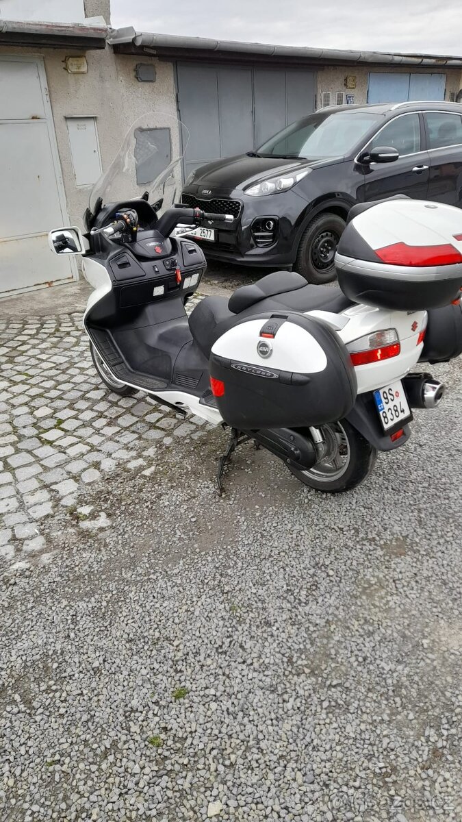 Suzuki Burgman 650 - 4
