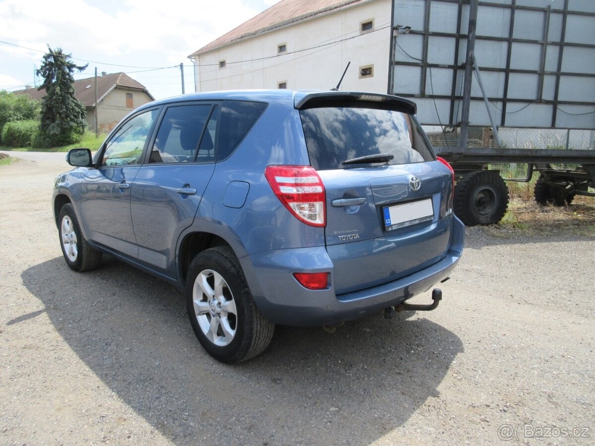 Toyota RAV4 2,2 D - 4