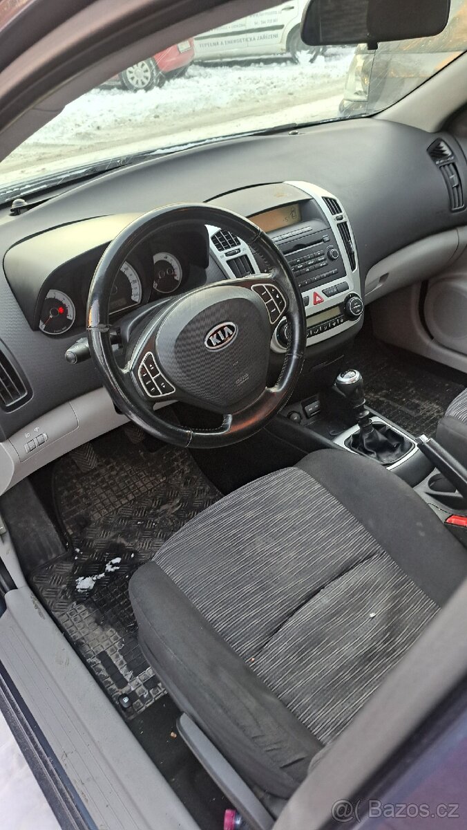 Prodej vozu Kia Ceed - 4