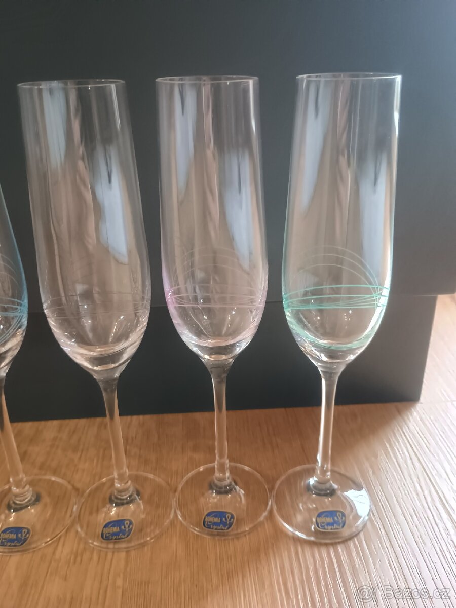 Sklo CRYSTALEX Úplně nové - 4