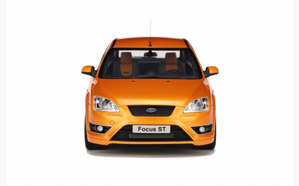 Model Ford Focus ST 1:18 - Otto Models - 4