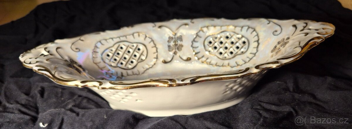 Porcelánová mísa,prořezávané vzory ,zlacené linie - 4