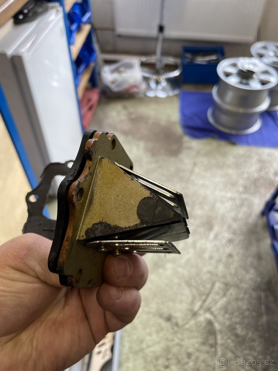 Kawasaki KX 125 2001/Klapky - 4