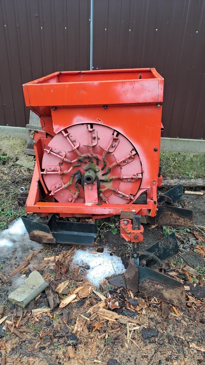 Sazeč na brambory rozteč 65 cm - 4