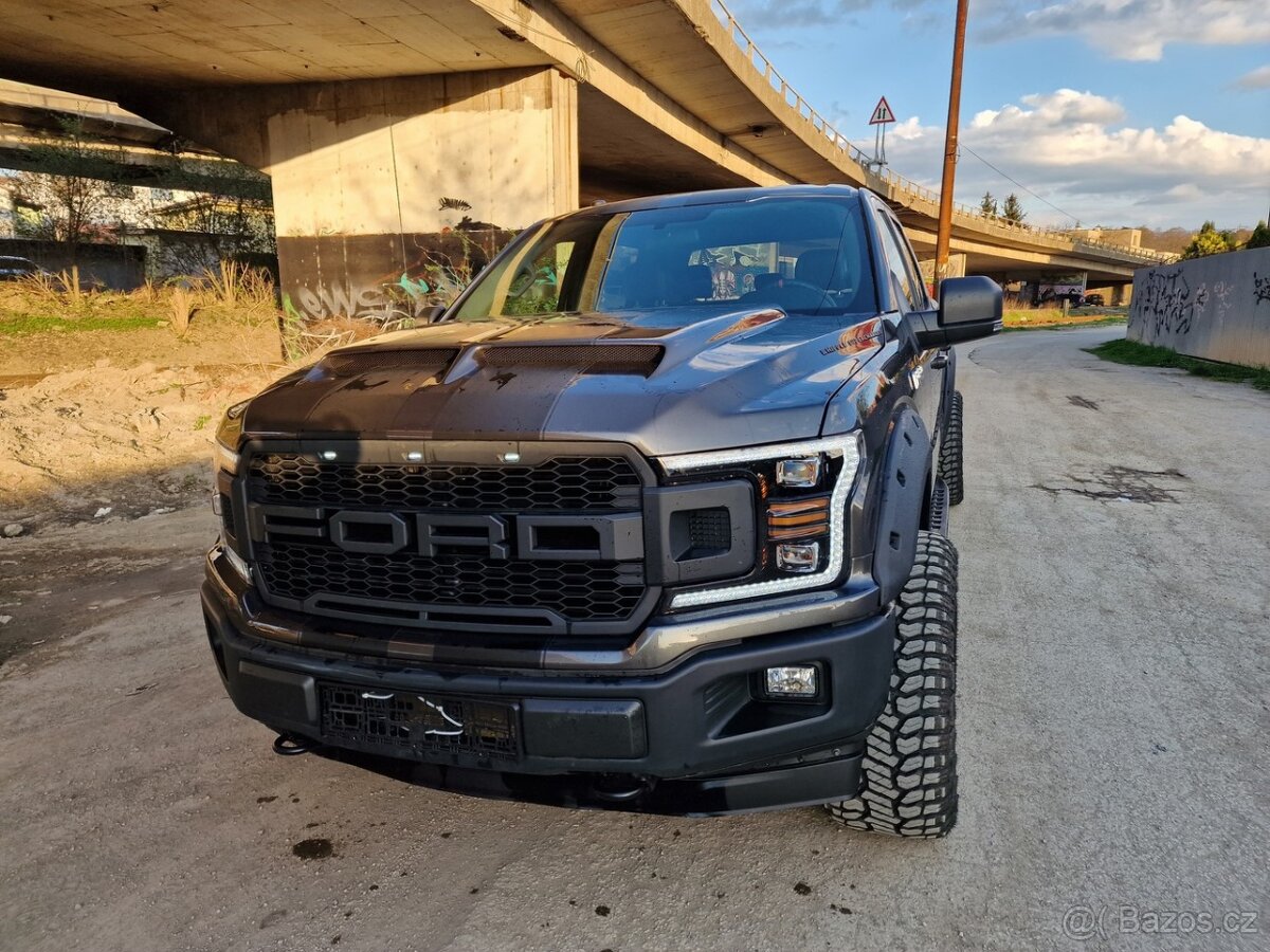 Ford F-150 5.0 4x4 A/T Raptor paket, športový výfuk