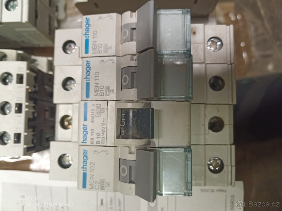 Jističe vypínače kontrolky stykače svodič - 4