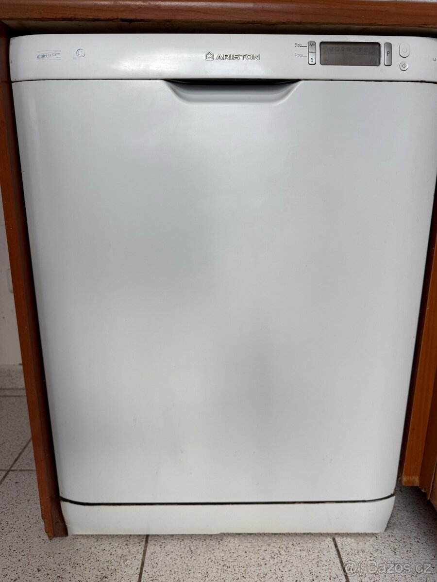 Plně funkční kvalitní myčka Ariston LD 87 - 4