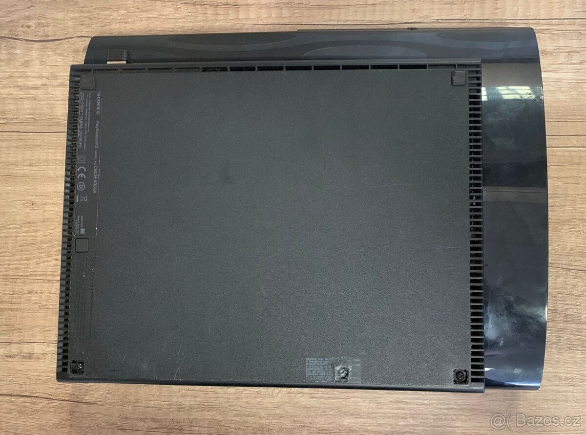 PlayStation 3 – 500 GB, bezdrátový ovladač, GTA IV - 4