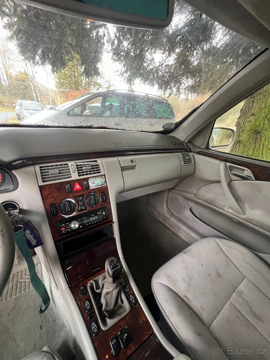 Mercedes Benz E200 W210 - 4