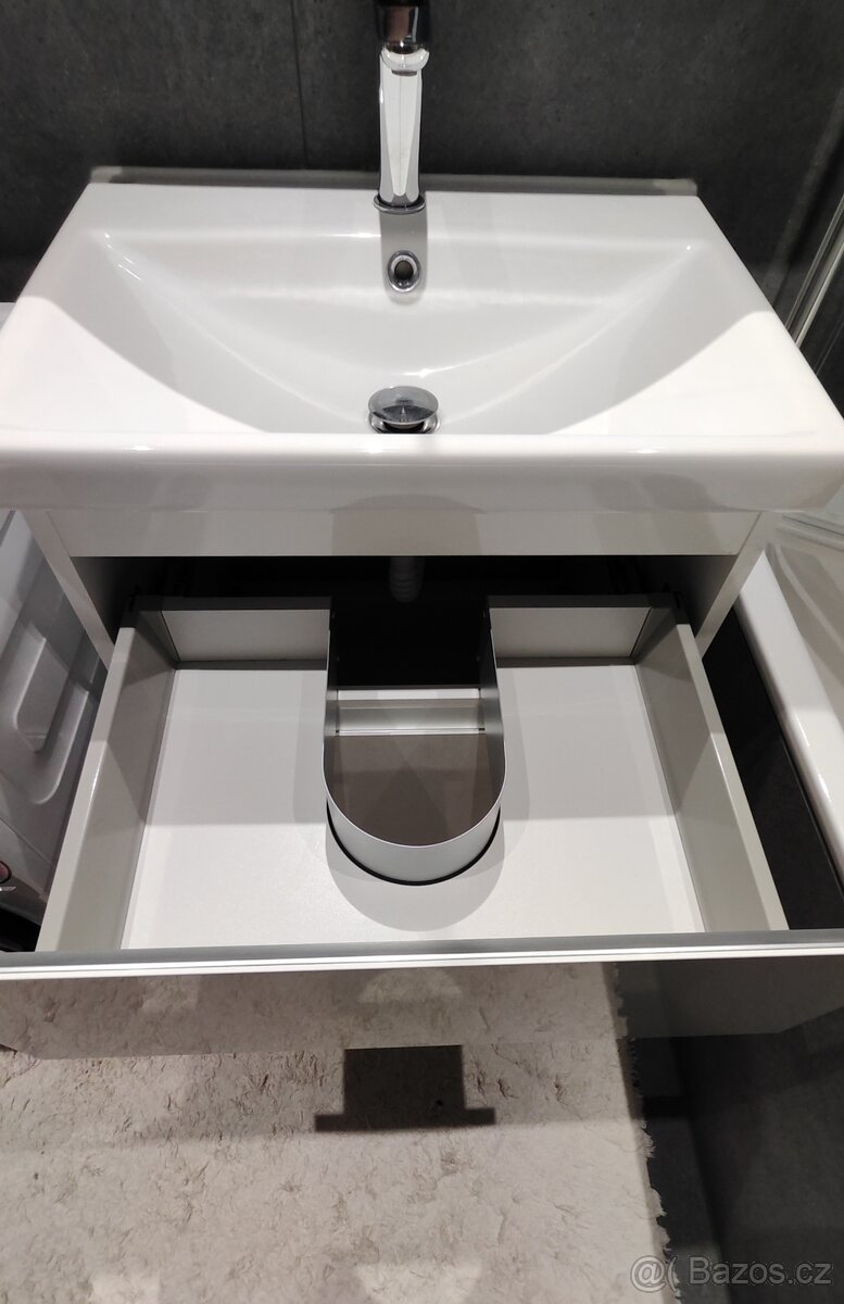 Koupelnový nábytek - 4