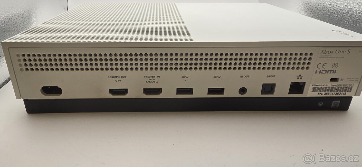 XBOX series One S 1TB + 2 ovladače - 4