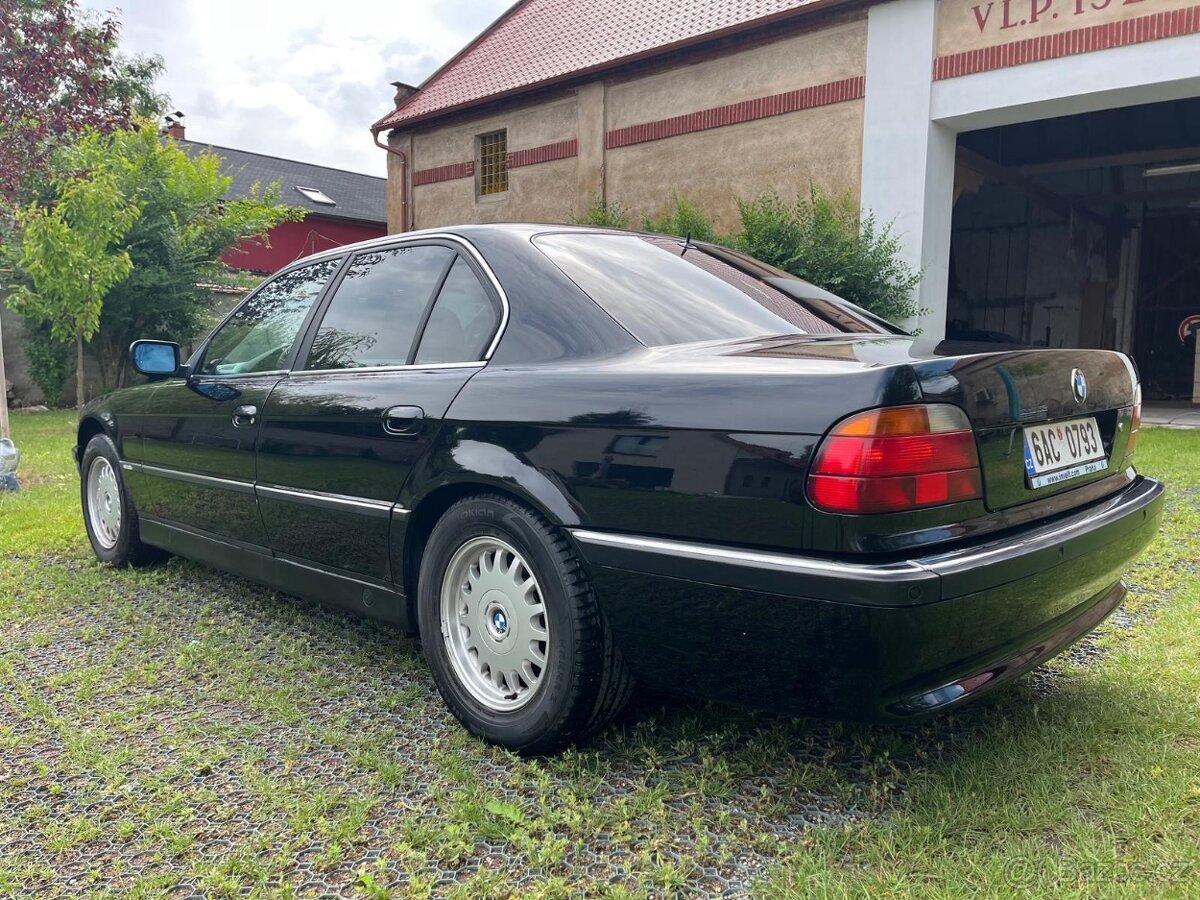 BMW 728i E38 - 4