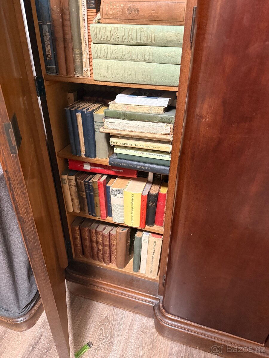 Starožitná skříň - 4