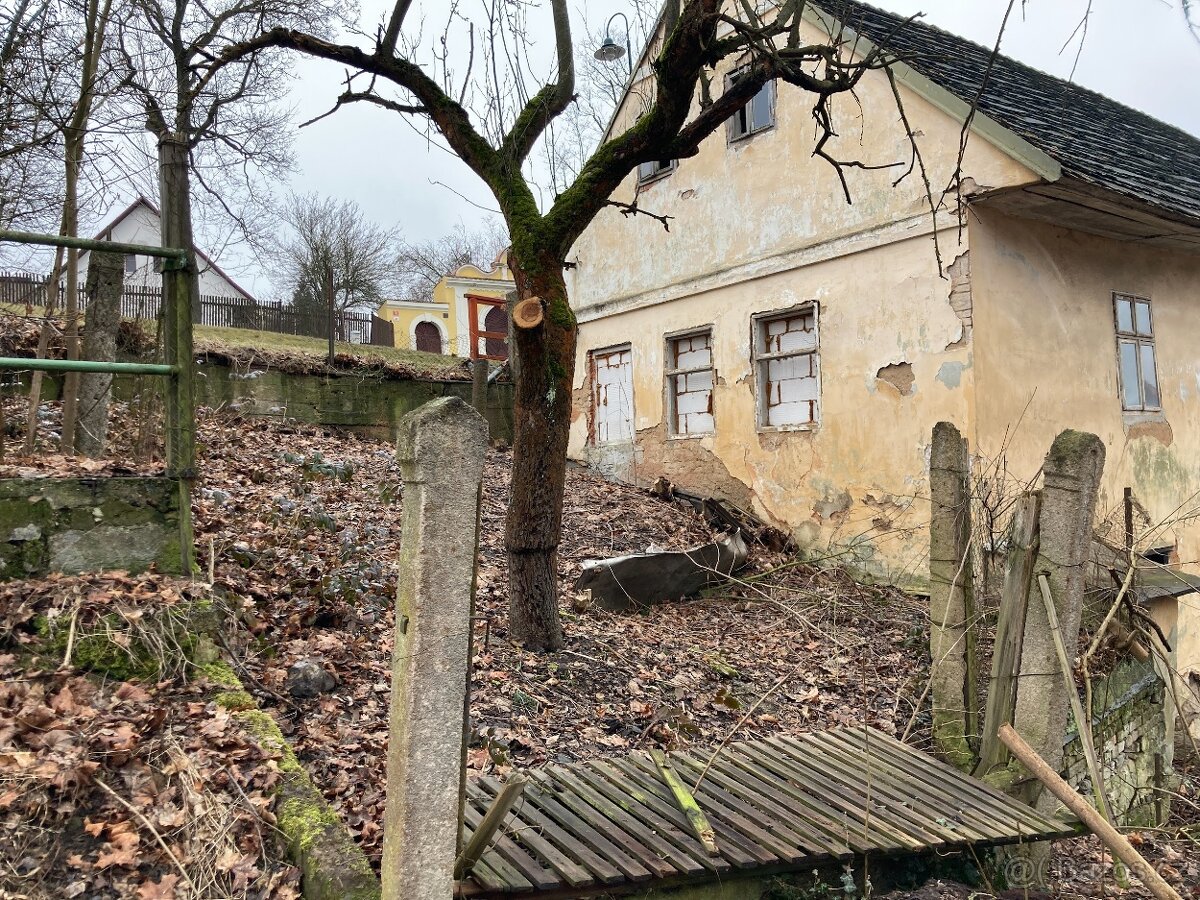 🏛️ Stavební parcela 657 m² se sítěmi – Plzeň-Božkov (Let - 4