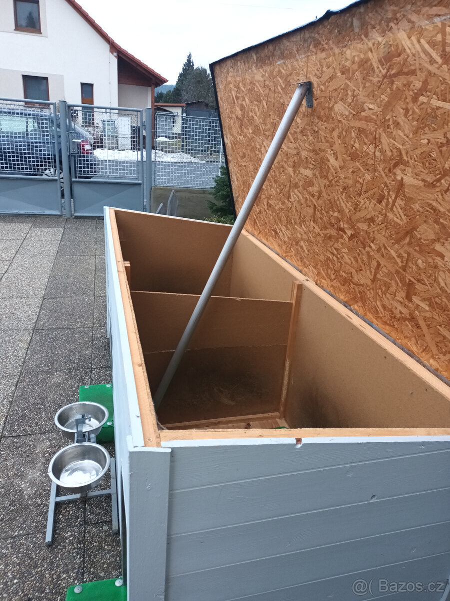 Psí dvoubouda pro dva velké psi - 4