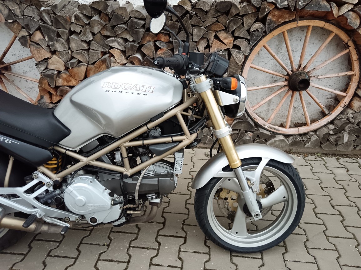 DUCATI MONSTER 750 - 4