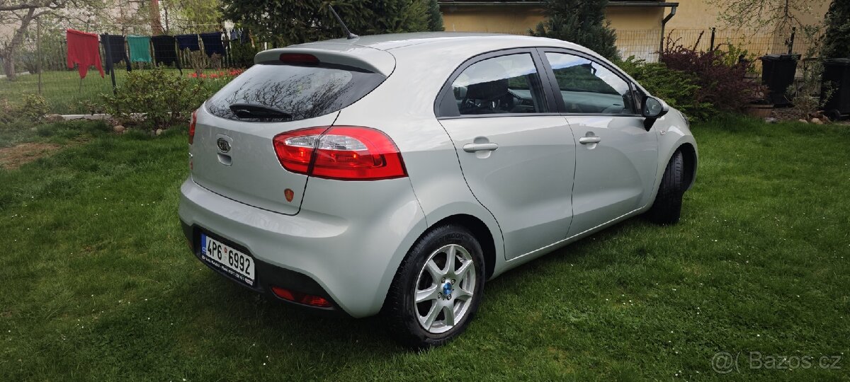 Kia Rio - 4