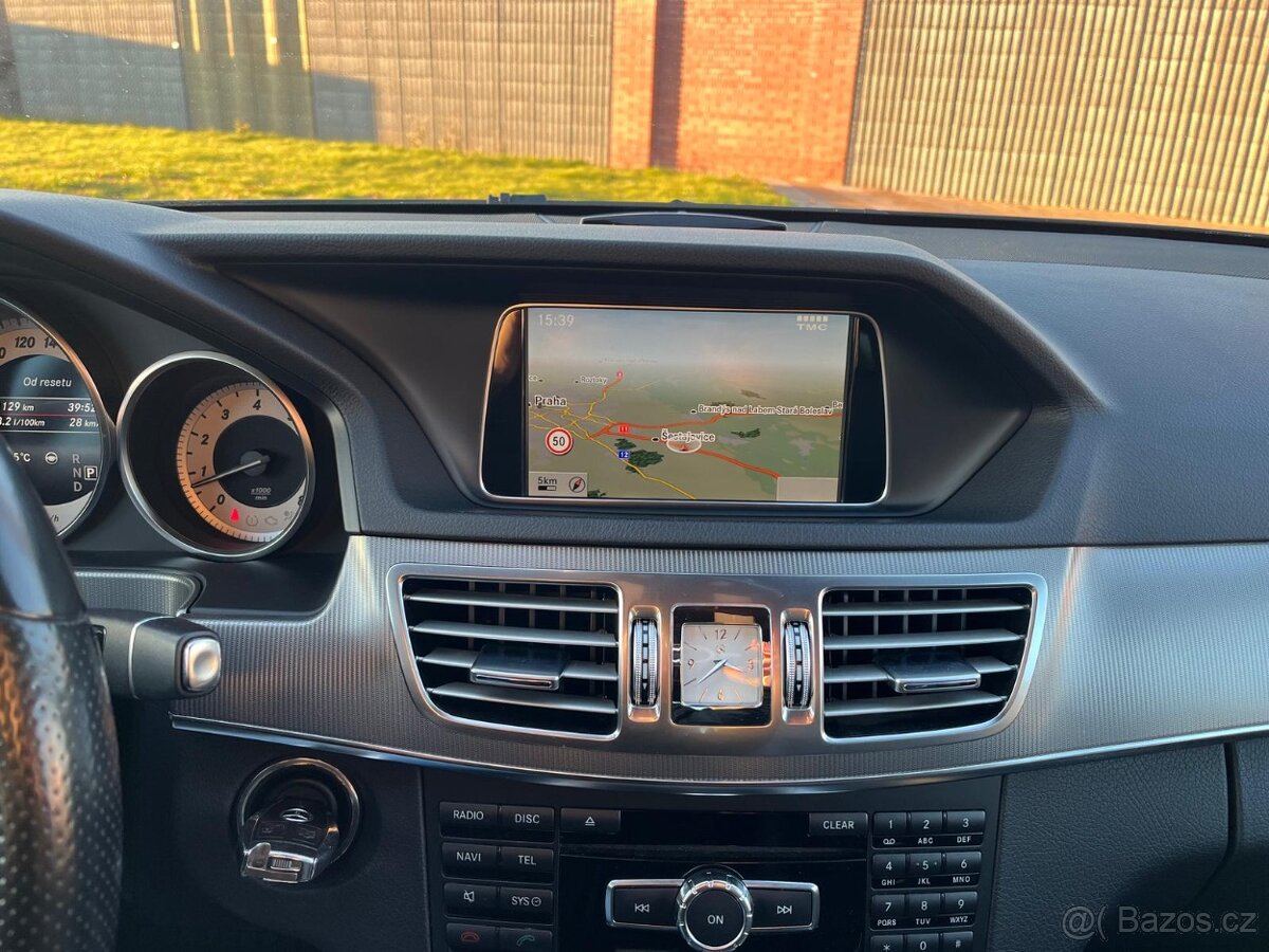 Mercedes-Benz Třídy E, Mercedes-Benz Třídy E, 250 GCI - 4