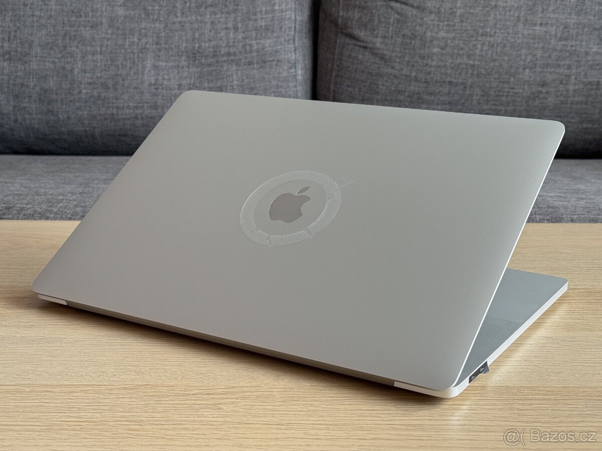 Apple MacBook Pro 16" - i9 2,4GHz, 32GB - 100% JAKO NOVÝ - 4