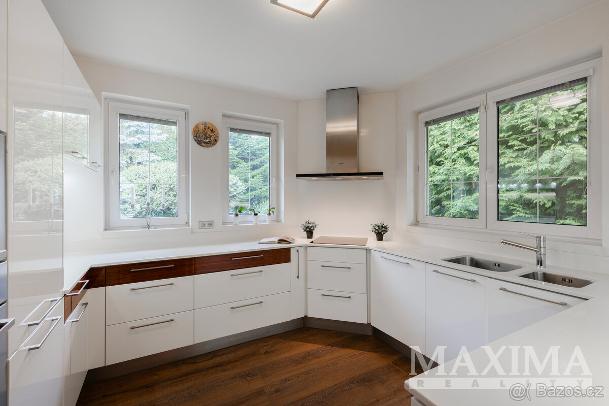 Dům 5+1 o ploše 274 m2 - Jesenice, Osnice - 4