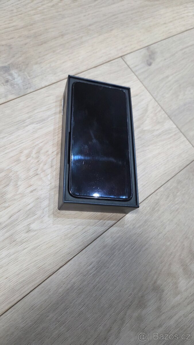 Samsung Galaxy S22 - 128 GB - TOP STAV - 4