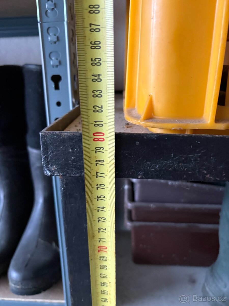 Nízký kovový regál - 4