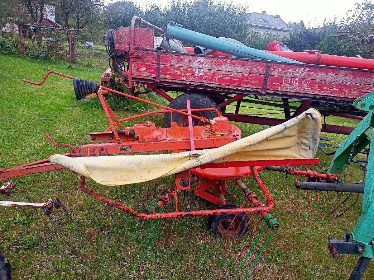 Shrnovac sena tažený Stoll 2,5 m - 4