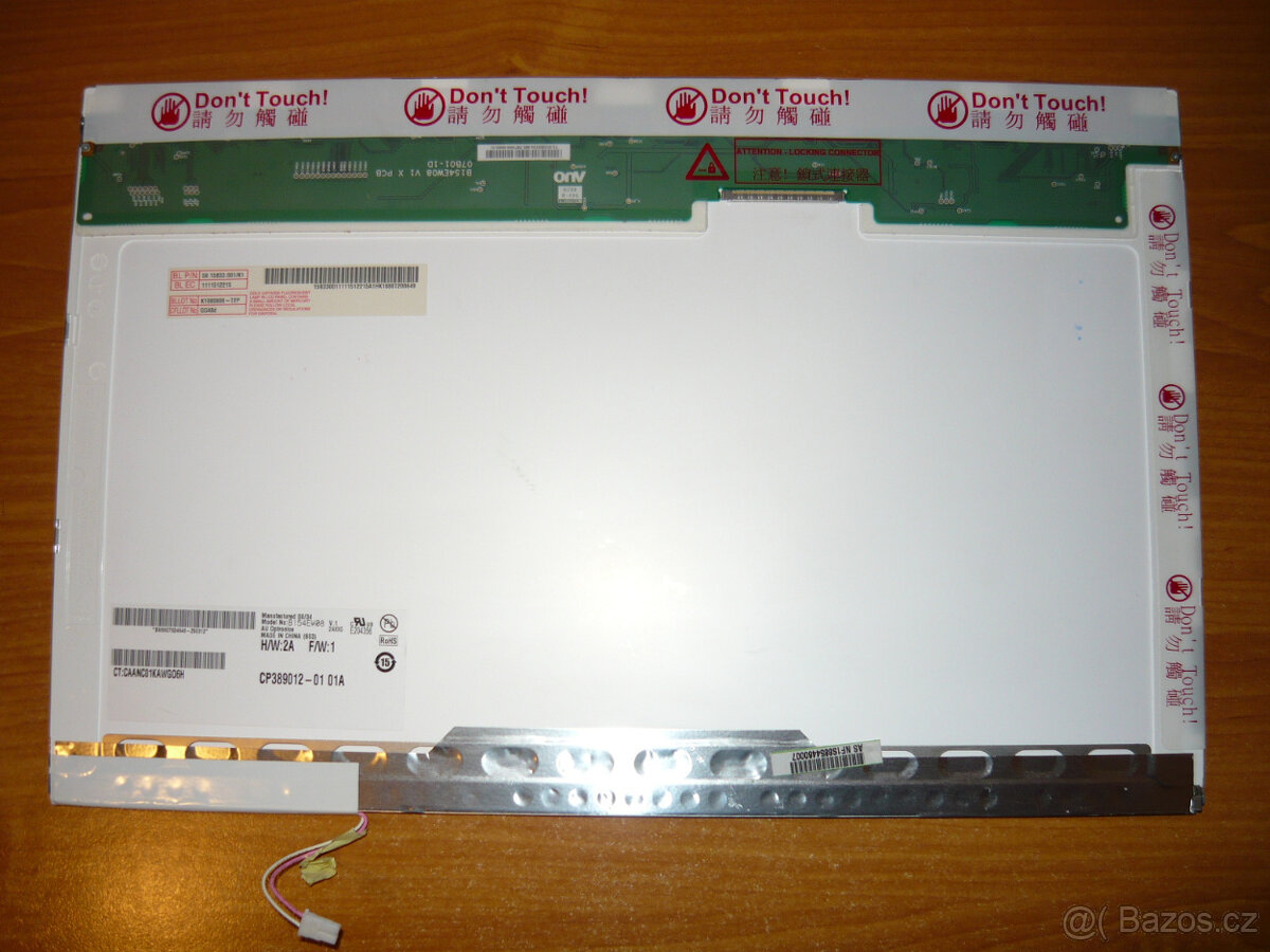 LCD displej 15,4" s vadou - 4