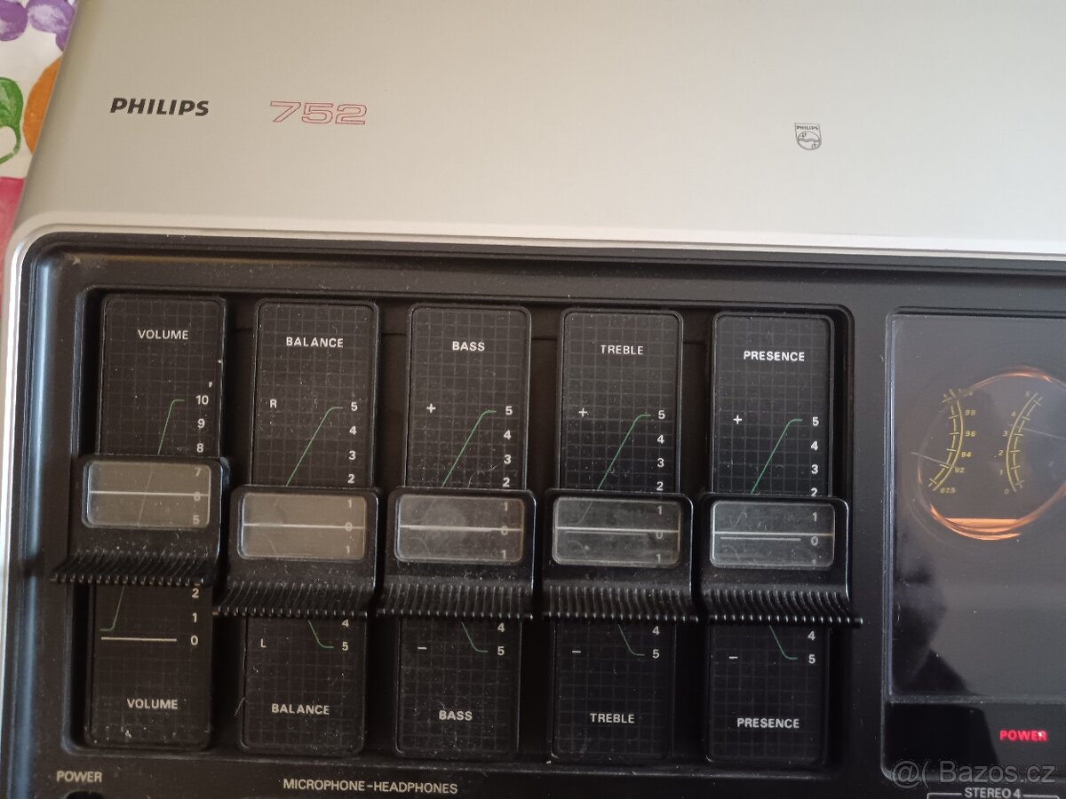 Philips 752- 22RH752/22 Stereofonní tuner/zesilovač - 4