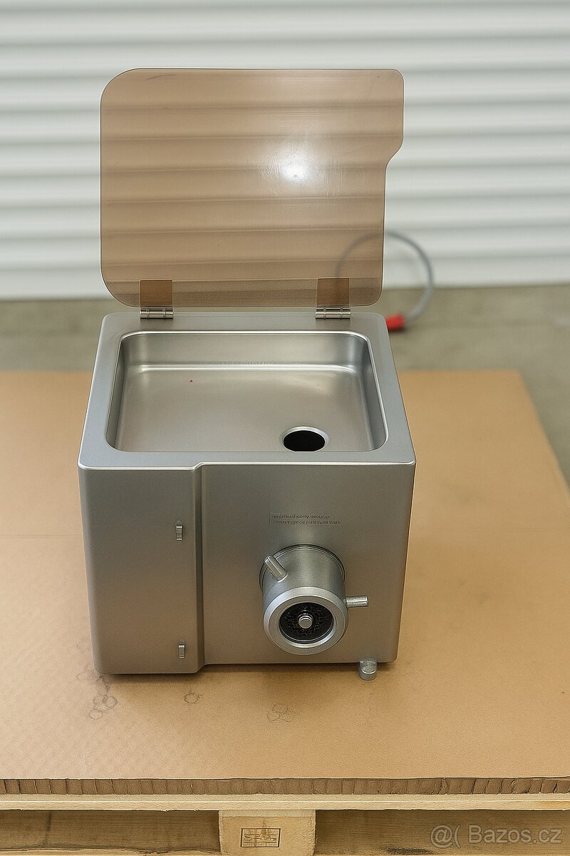 Chlazený mlýnek na maso Mado Eskimo MEW 615 - 4