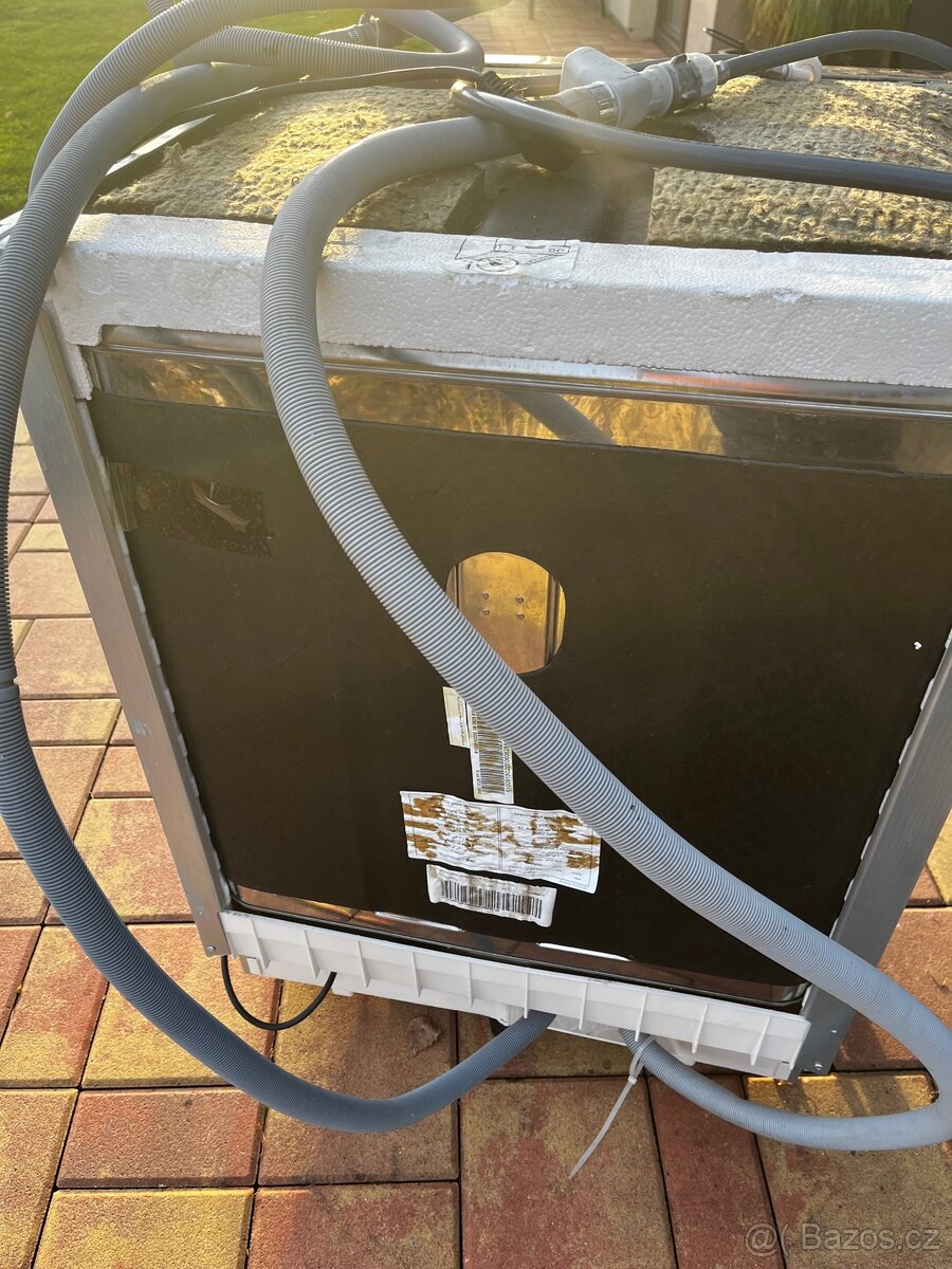 Myčka Whirlpool WBC 3C26 PF X - 4