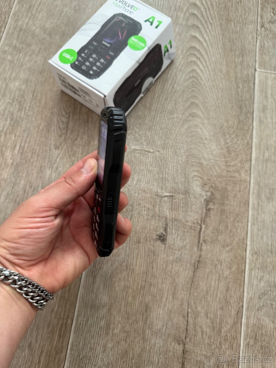 Evolveo MaxPhone A1 - 4