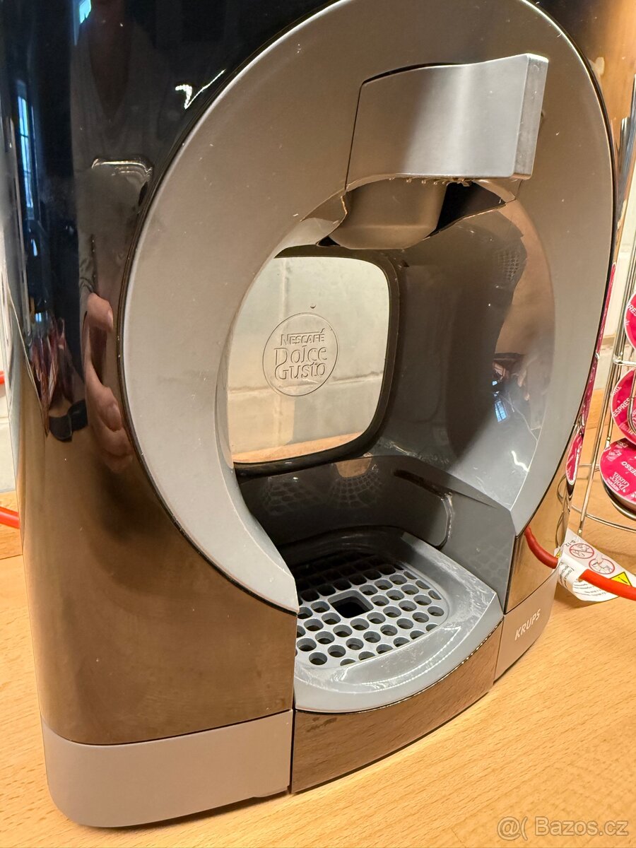 Kávovar Dolce Gusto+stojan - 4