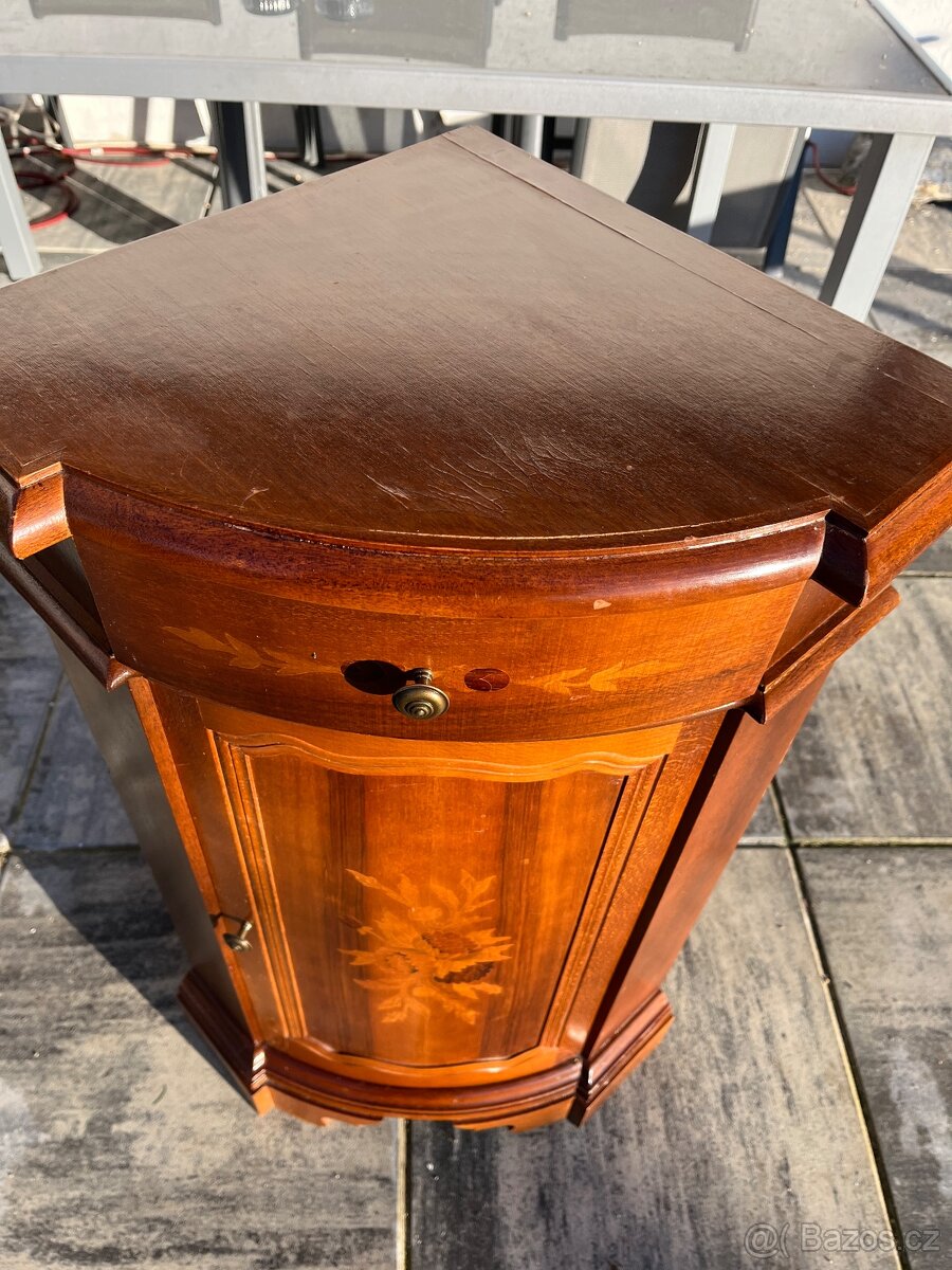 Rohová komoda s intarzií - AKCE doprava - 4