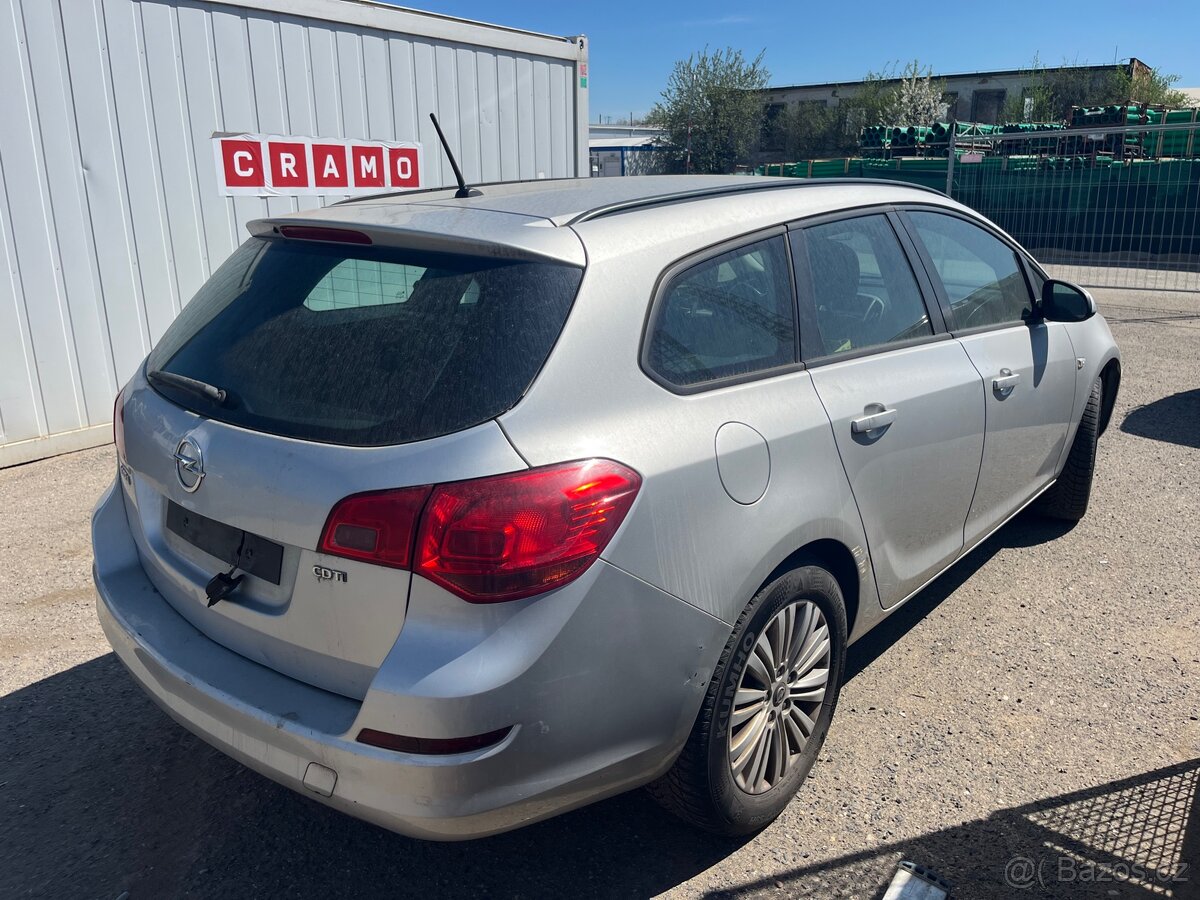 Opel Astra J - díly z vozu - 4