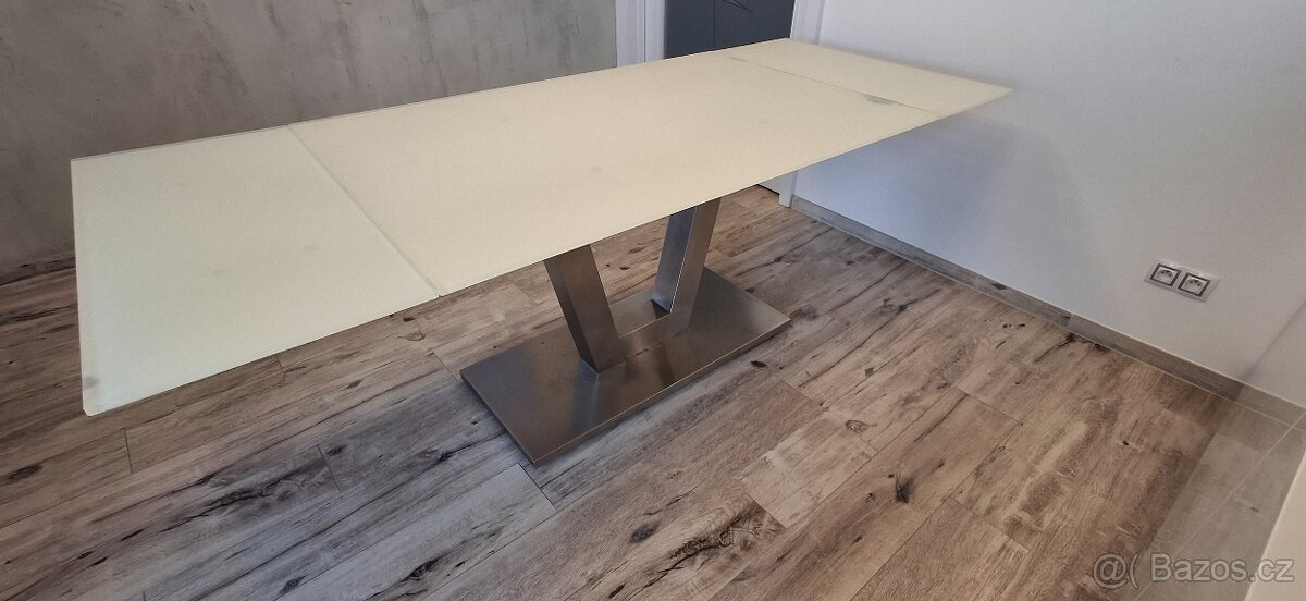 Rozkládací jídelní stůl - 4