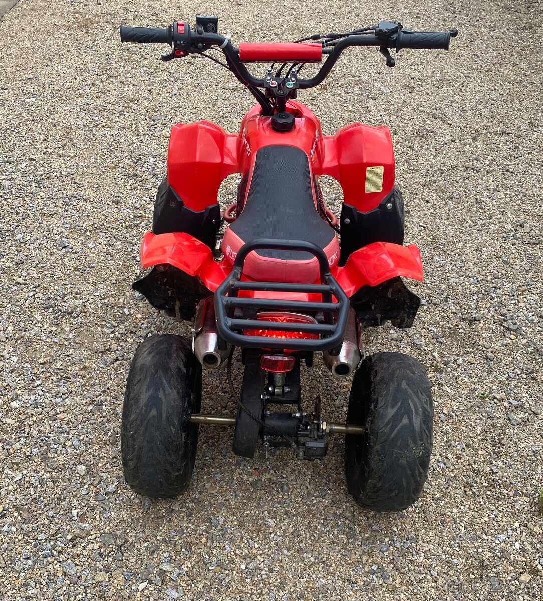 Čtyřkolka ATV 125E plně funkční Poř cena 20.000,-