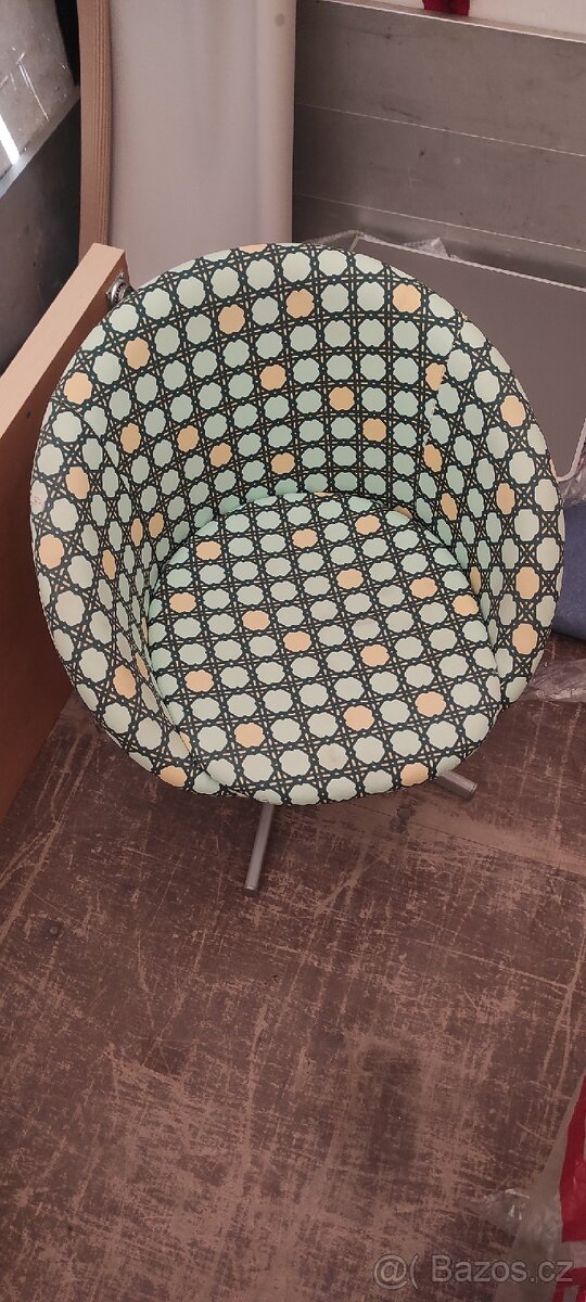 SKRUVSTA
Otočné křeslo IKEA - 4