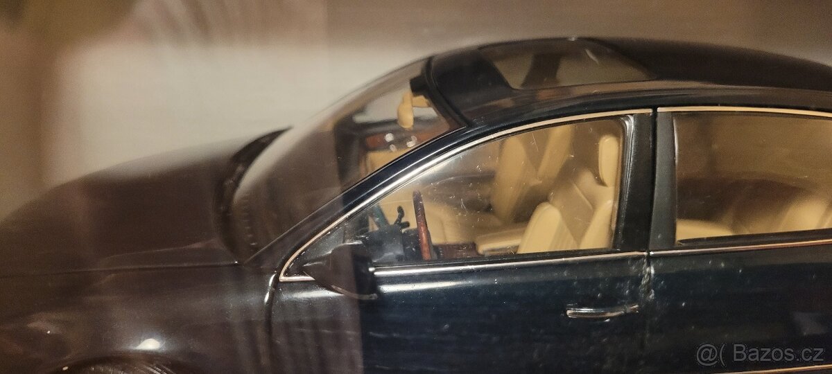 Volkswagen Phaeton model 1:18 originál VW - 4