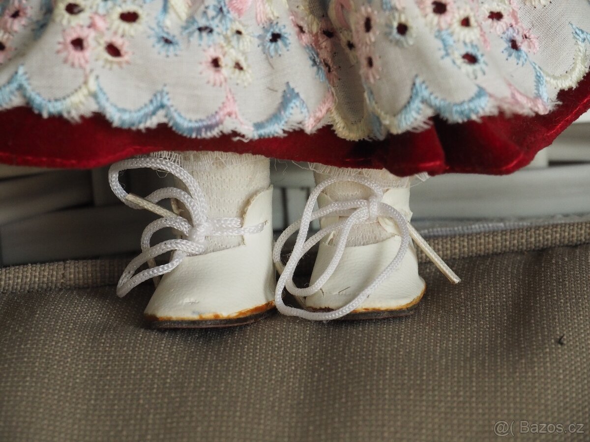 Porcelánová panenka - tmavovláska - 4