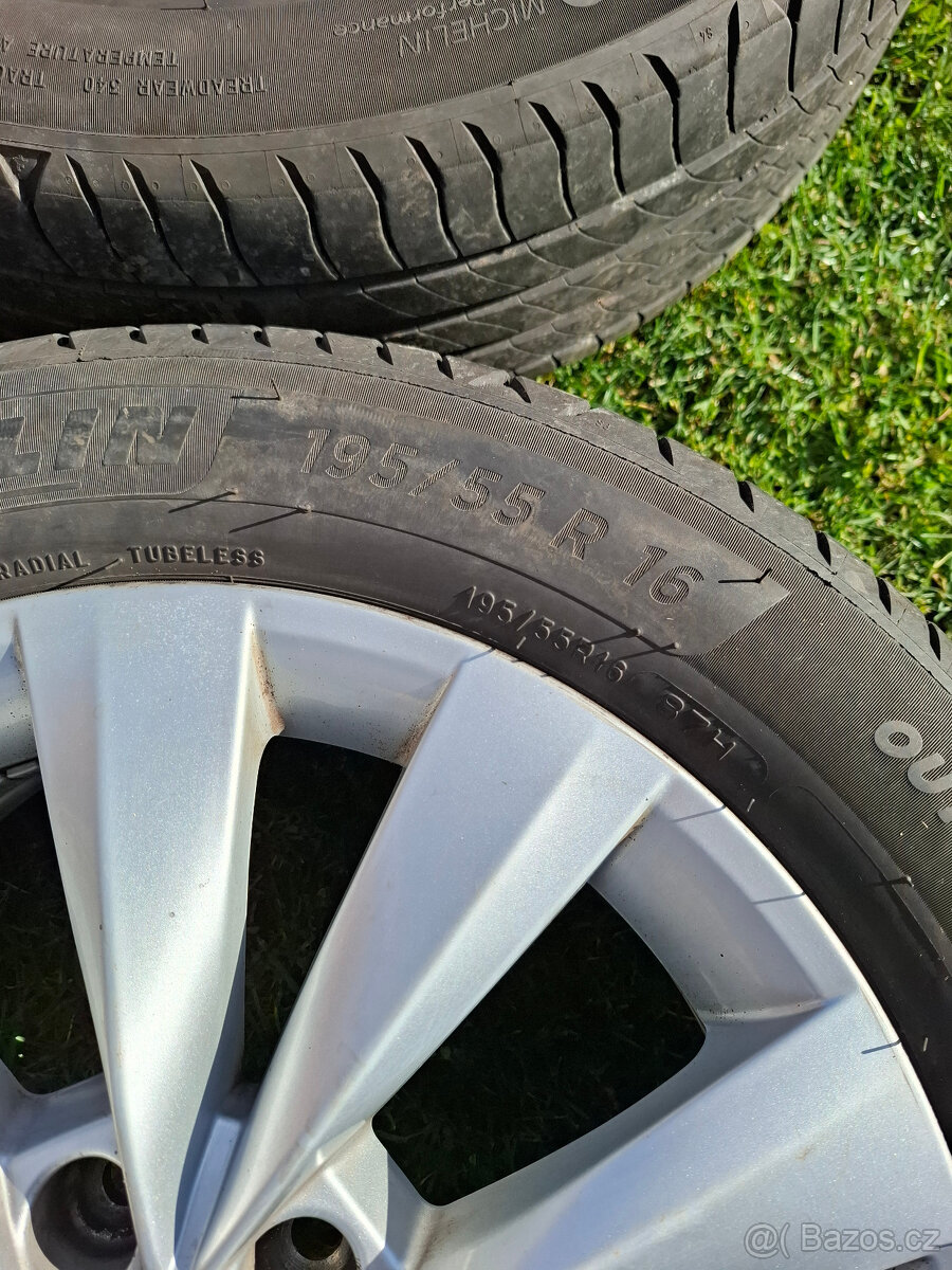 ALU Kola ŠKODA 5x100 R16 - LETNÍ PNEU MICHELIN - 4