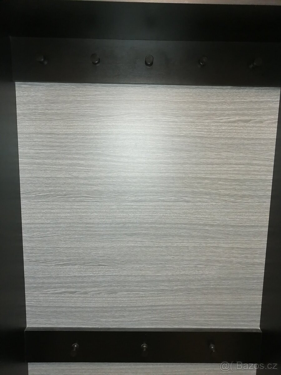 Předsíňová stěna - 4