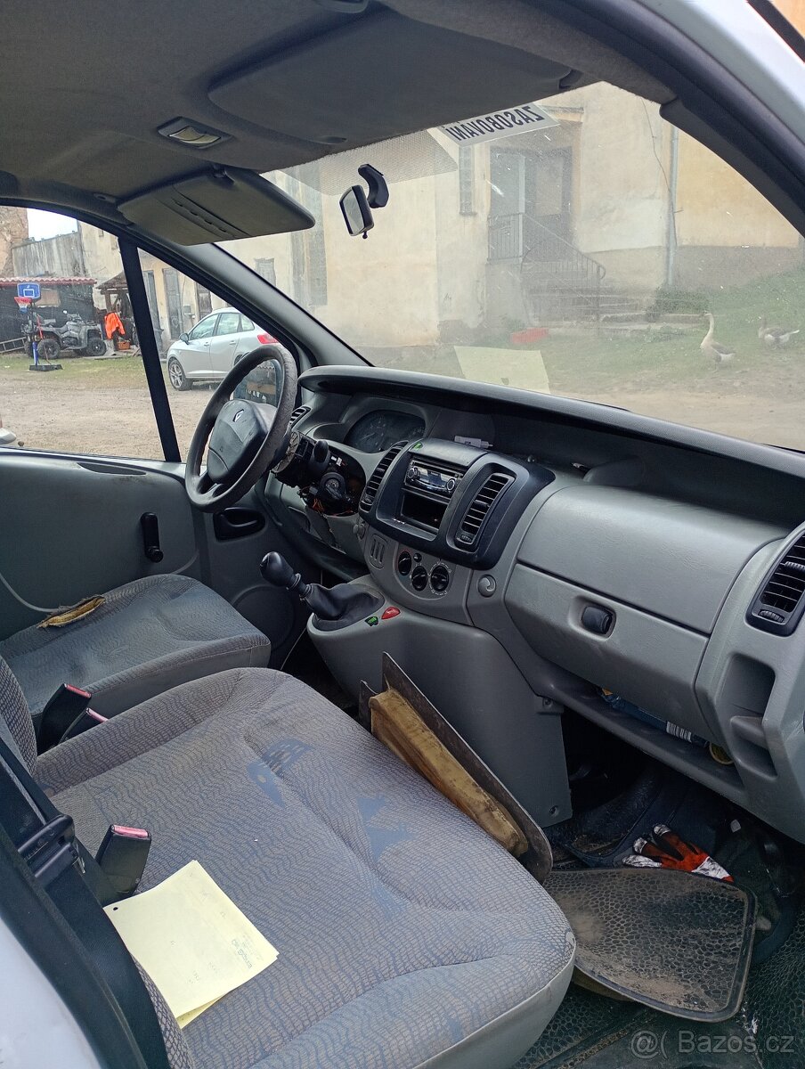 Renault Trafic 2 - 4