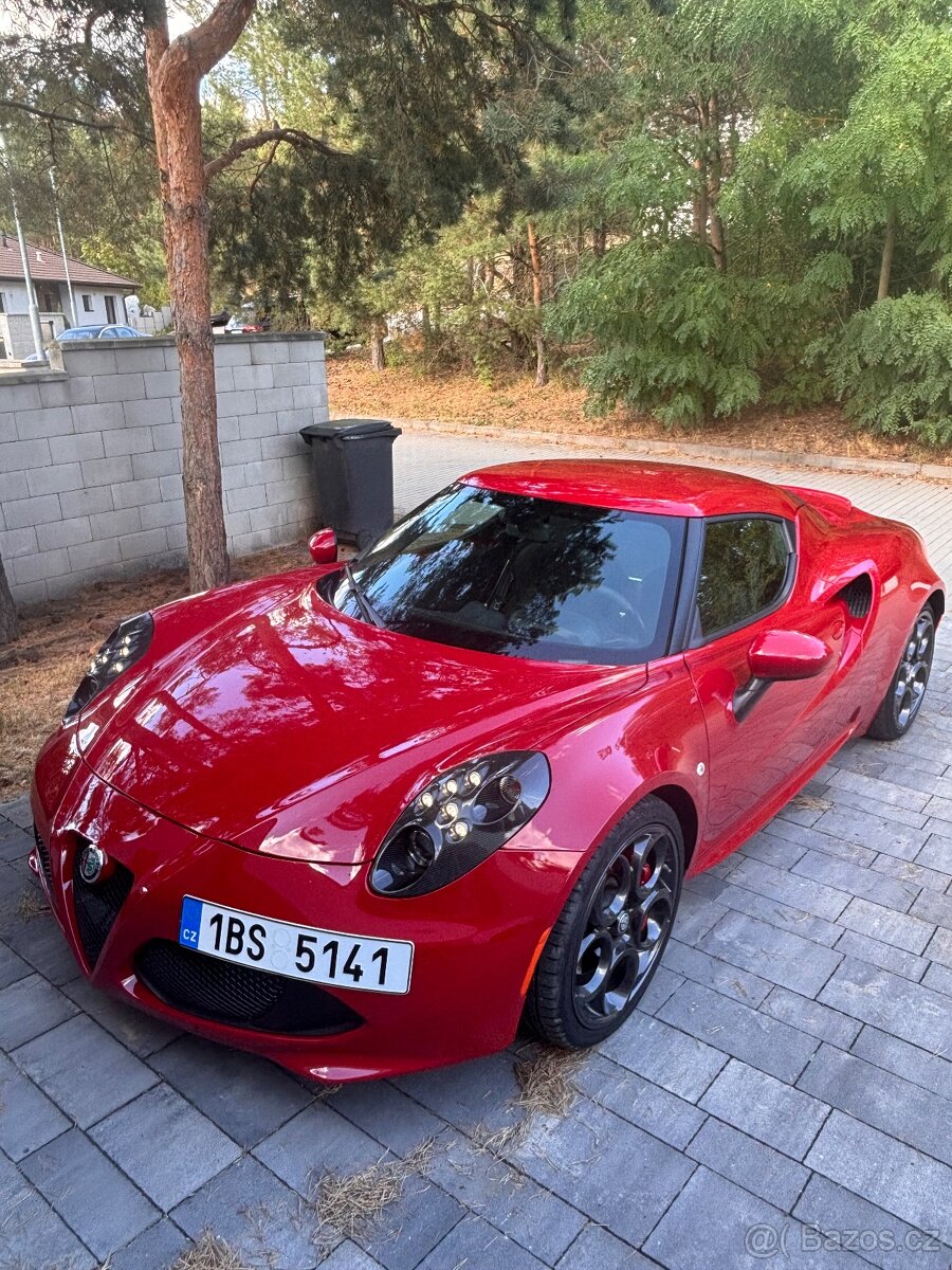 Alfa Romeo 4C - 4