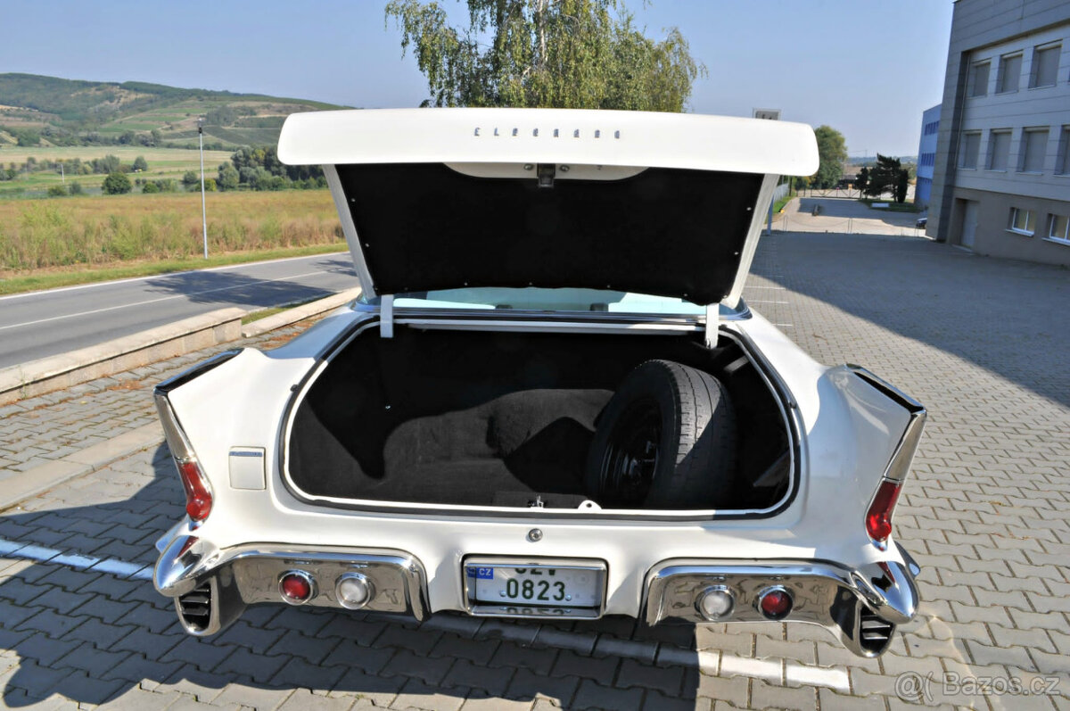 Cadillac Brougham 1957 - 4