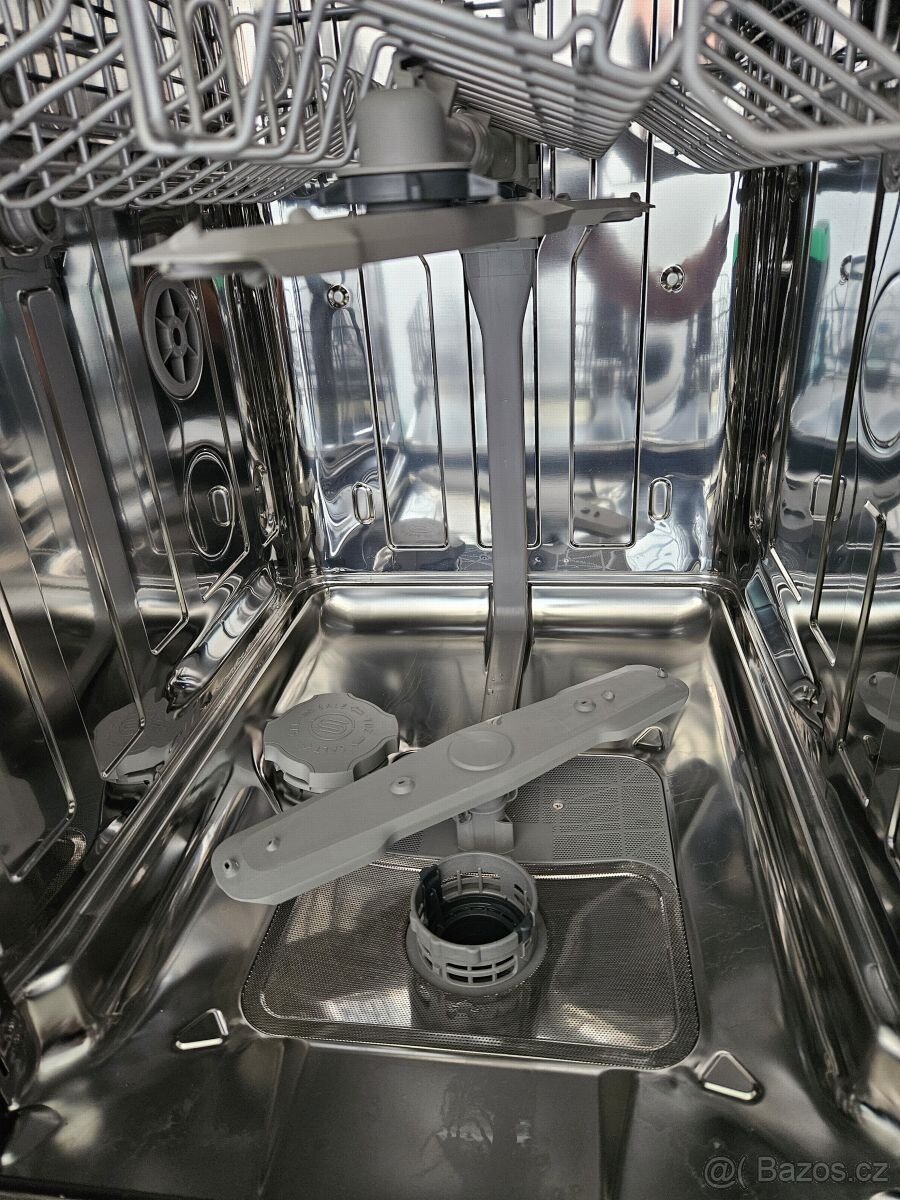 Vestavná myčka Beko 45 cm - 4