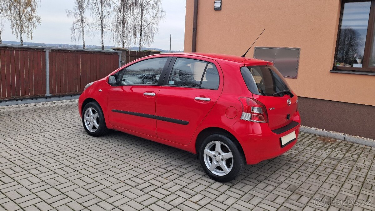 Toyota Yaris, 1.0i / Plný Servis Toyota - 4
